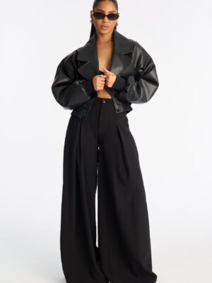 Wide-Leg Pants in Black