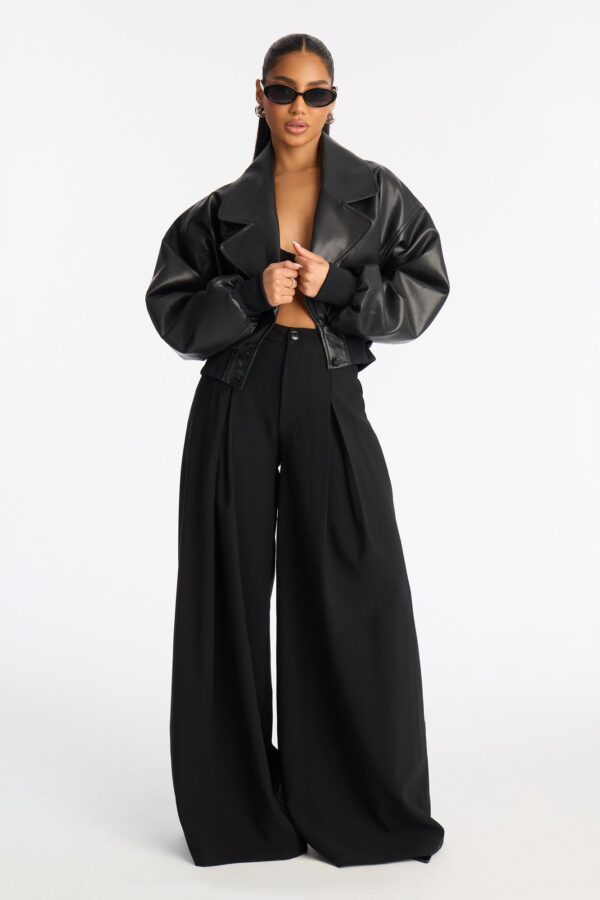 Wide-Leg Pants in Black