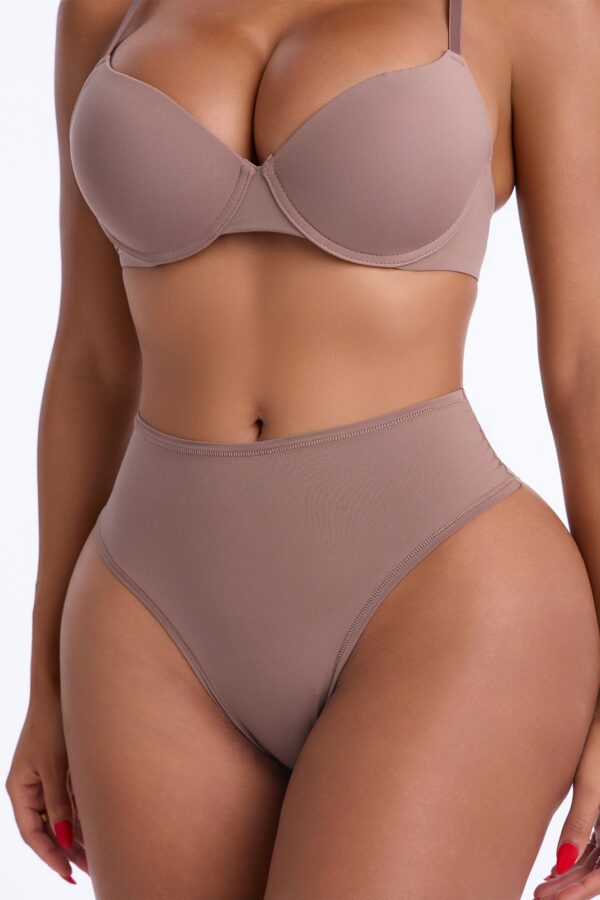 Piece in Beige 82% nylon