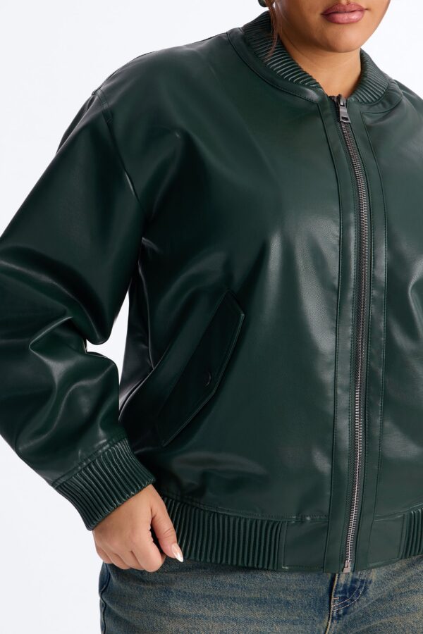 Jacket in 100% polyurethane