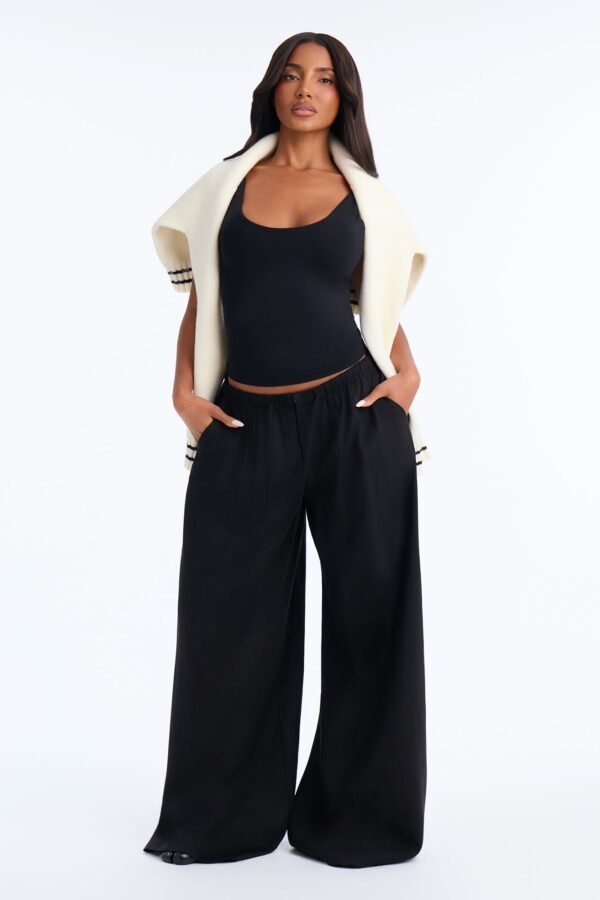 Pants in Black 70% rayon