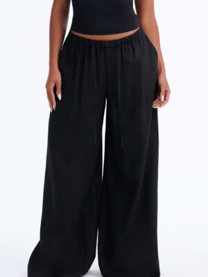 Pants in Black 70% rayon