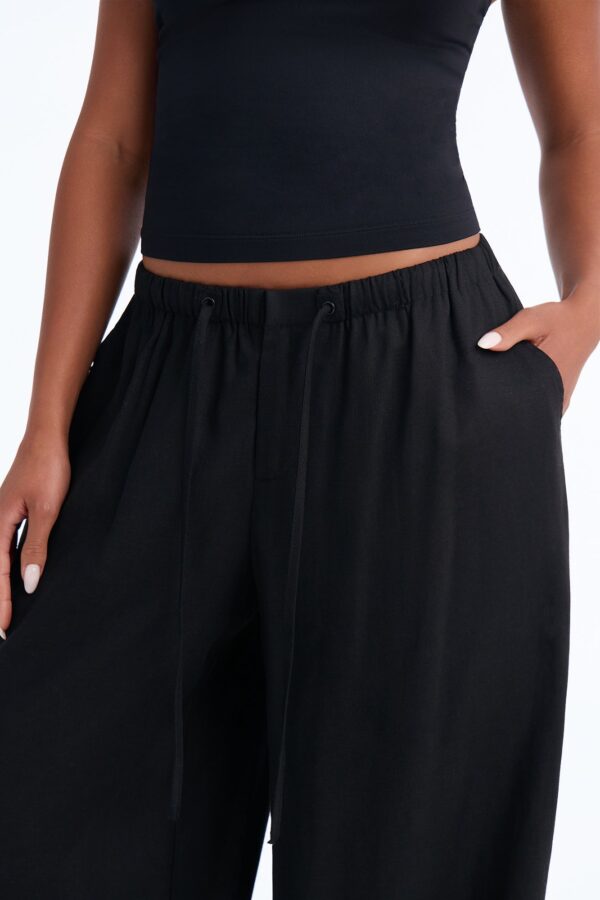 Pants in Black 70% rayon