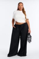 Pants in Black 70% rayon