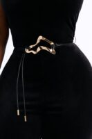 Piece with a mock neck