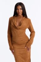 Dress with contrast