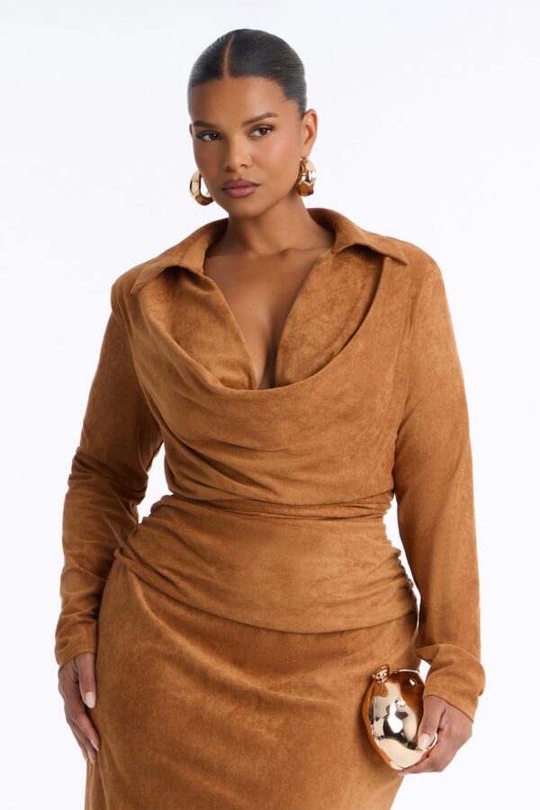 Dress with contrast
