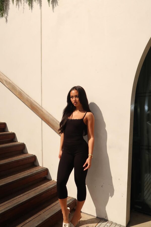 Square-Neck Leggings