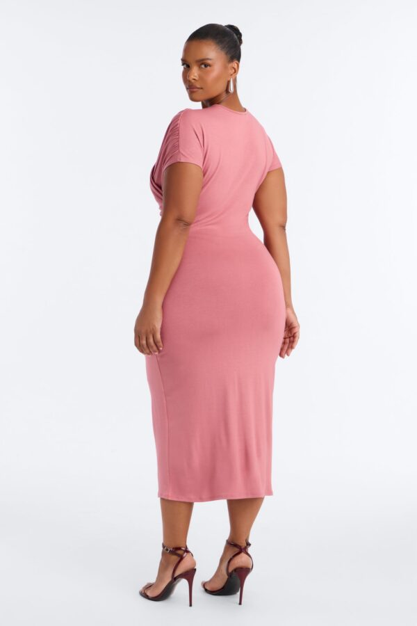 Dress in 95% rayon
