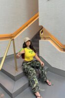 Wide-Leg Pants in Olive