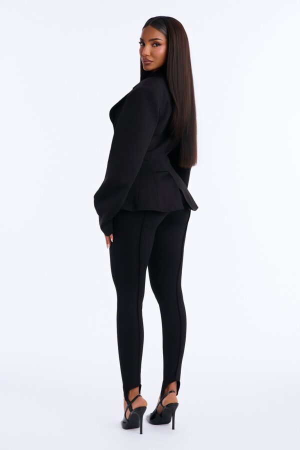 Leggings with a v-neck