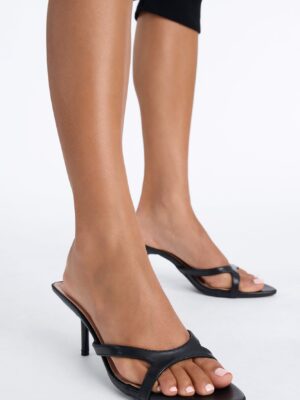 Hang Tight Kitten Heels - Black