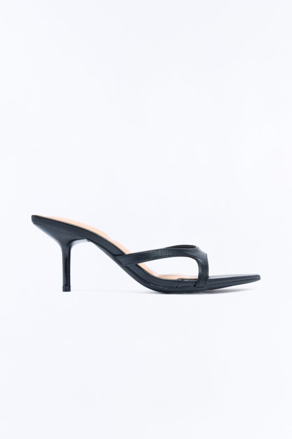 Hang Tight Kitten Heels - Black