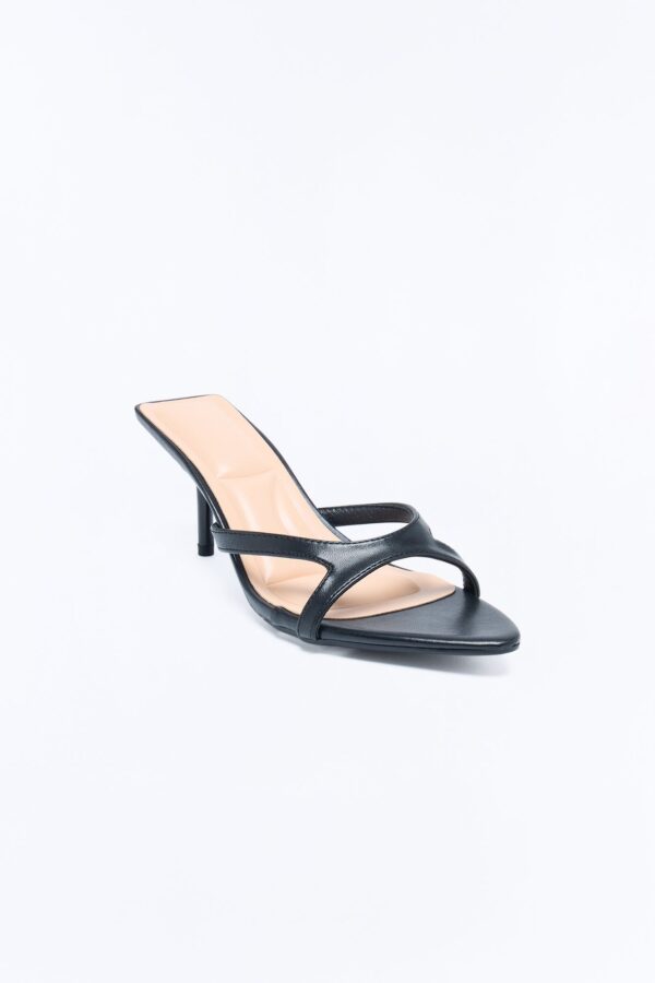 Hang Tight Kitten Heels - Black