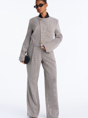 Blazer with contrast trim
