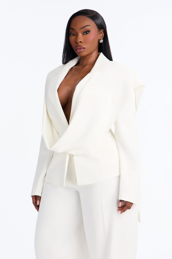 Blazer in Ivory 100% polyester