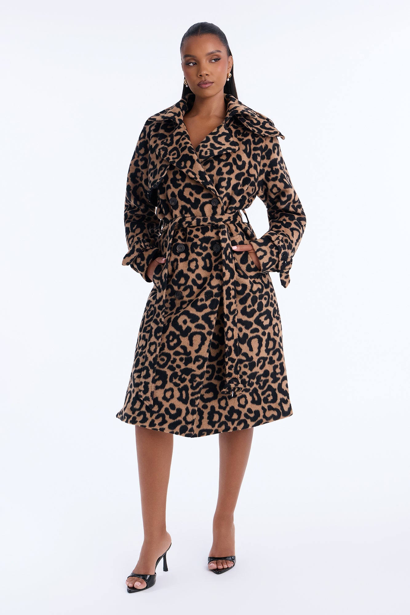 Coat in Brown 54% polyester