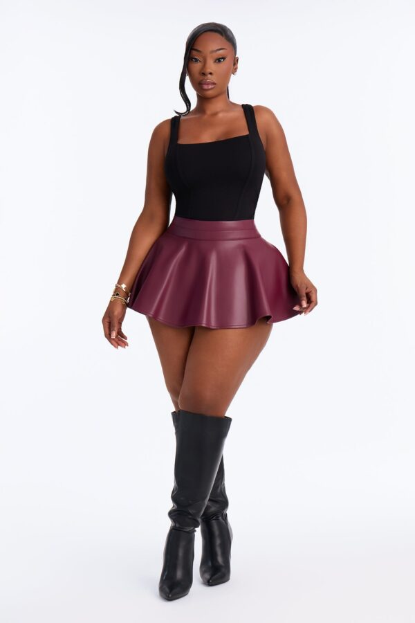 Piece in Burgundy 100% polyester
