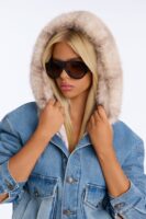 Jacket with a wide leg