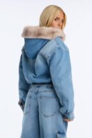 Jacket with a wide leg