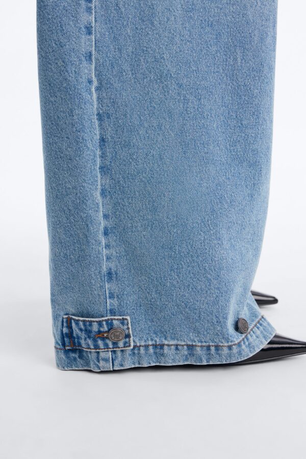 Ice Breaker Mid Waist Cargo Wide Leg Jeans - Medium Wash
