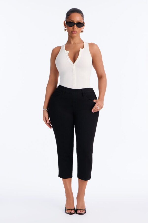 Cropped Pants in Black