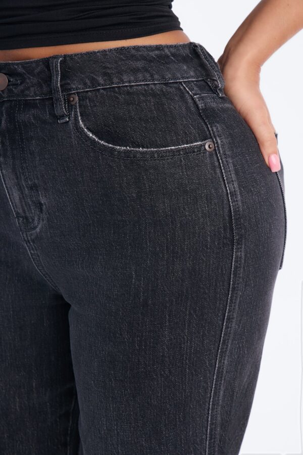 NY 90s Classic High Rise Straight Leg Cigarette Jeans - Black Wash