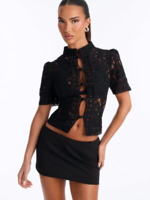 Blouse in Black 65% cotton