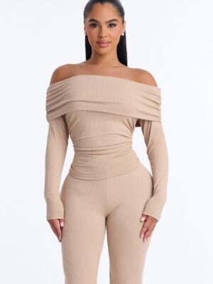 Pants with a ribbed knit