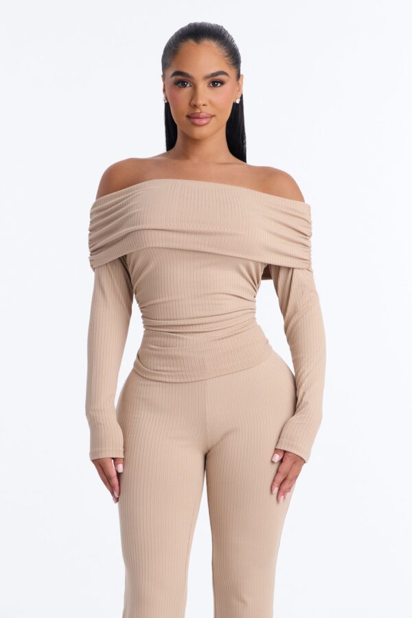 Pants with a ribbed knit