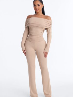 Pants with a ribbed knit
