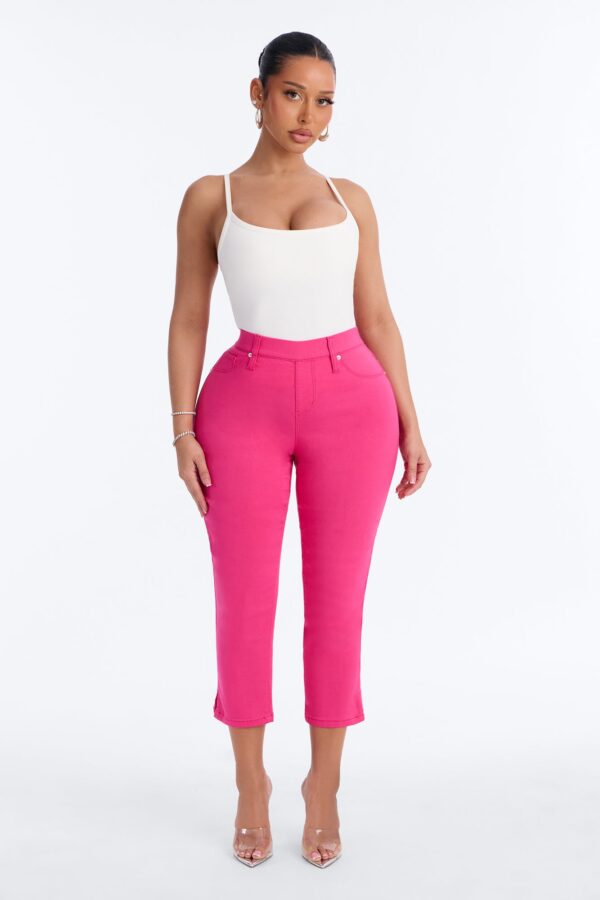 Cropped Pants in Pink