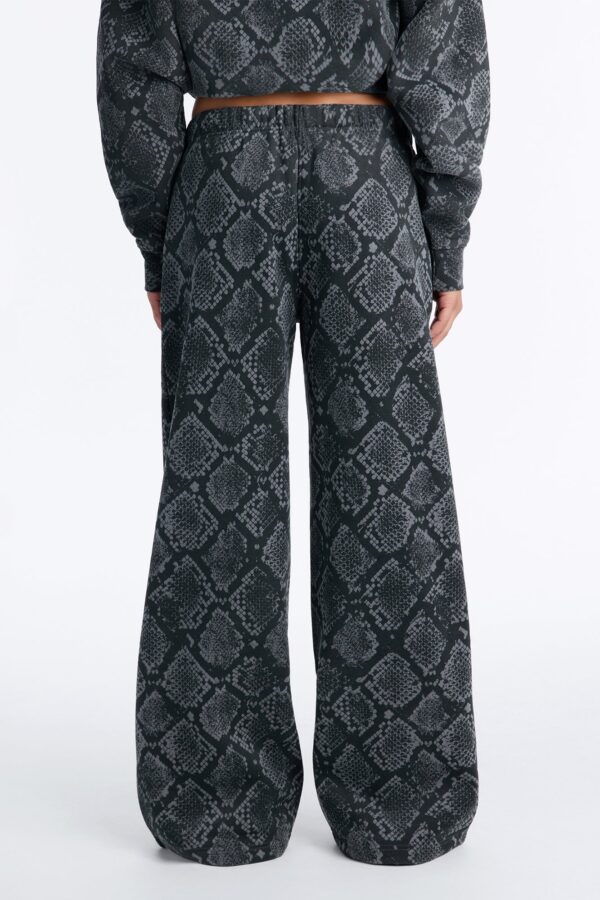 Wide-Leg Piece in Charcoal