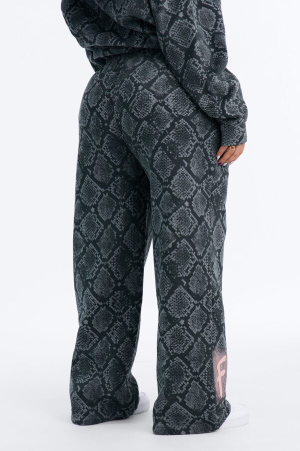 Wide-Leg Piece in Charcoal