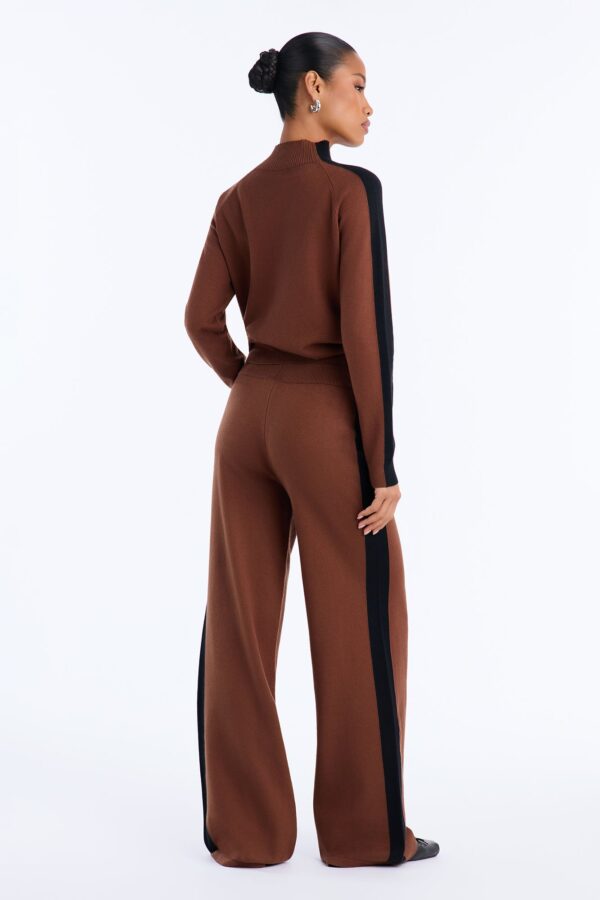 Turtleneck Sweater in Chocolate