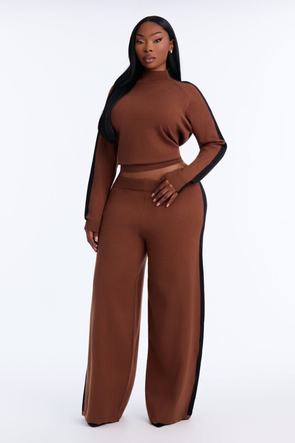 Turtleneck Sweater in Chocolate