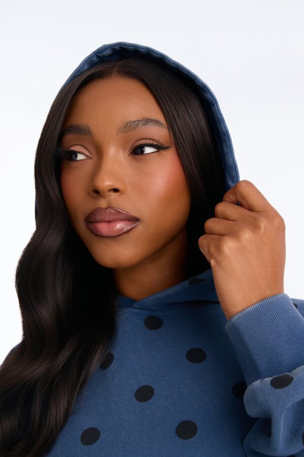 Hoodie in Navy 60% cotton