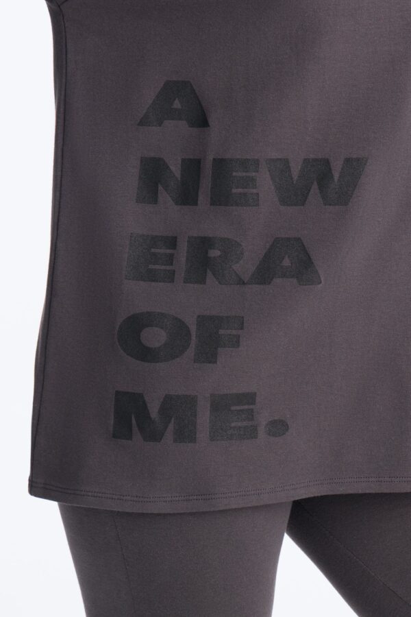 T-shirt in Charcoal