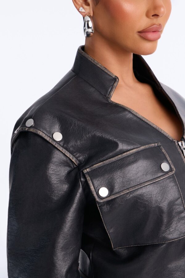 Jacket with a cropped