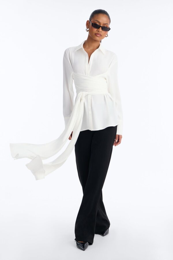 Shirt in White 100% polyester