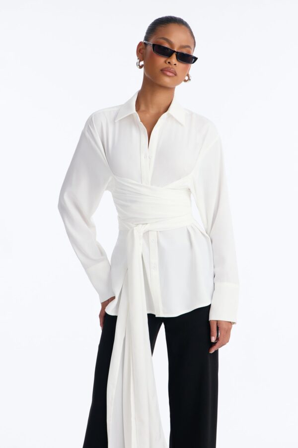 Shirt in White 100% polyester