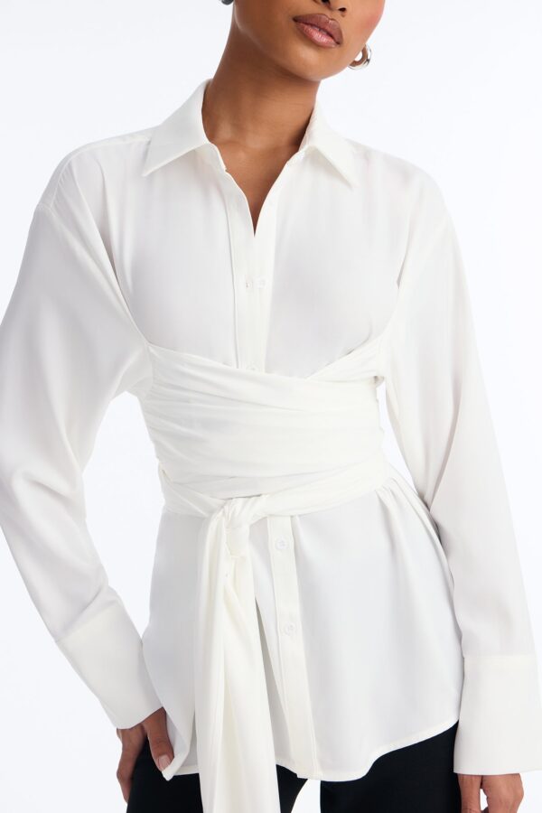 Shirt in White 100% polyester