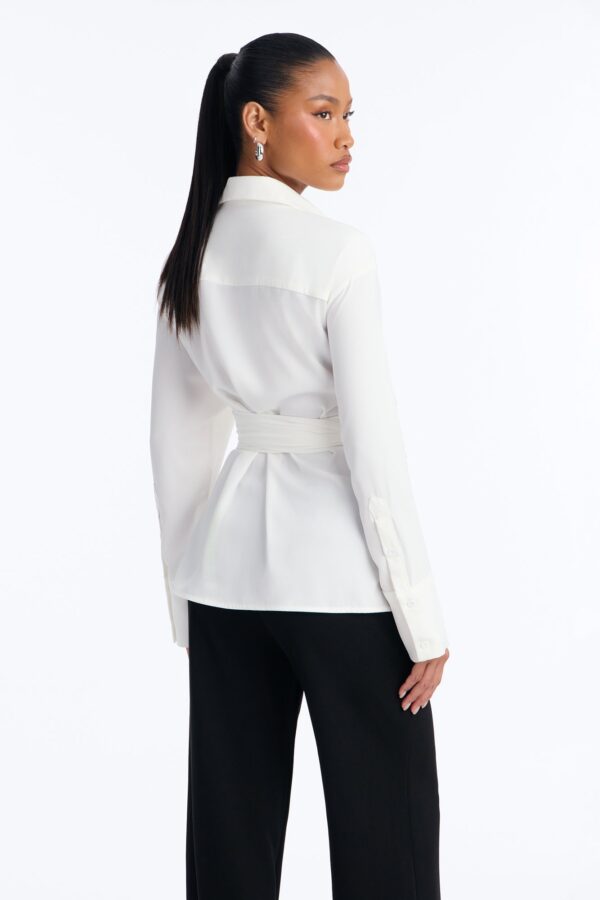 Shirt in White 100% polyester