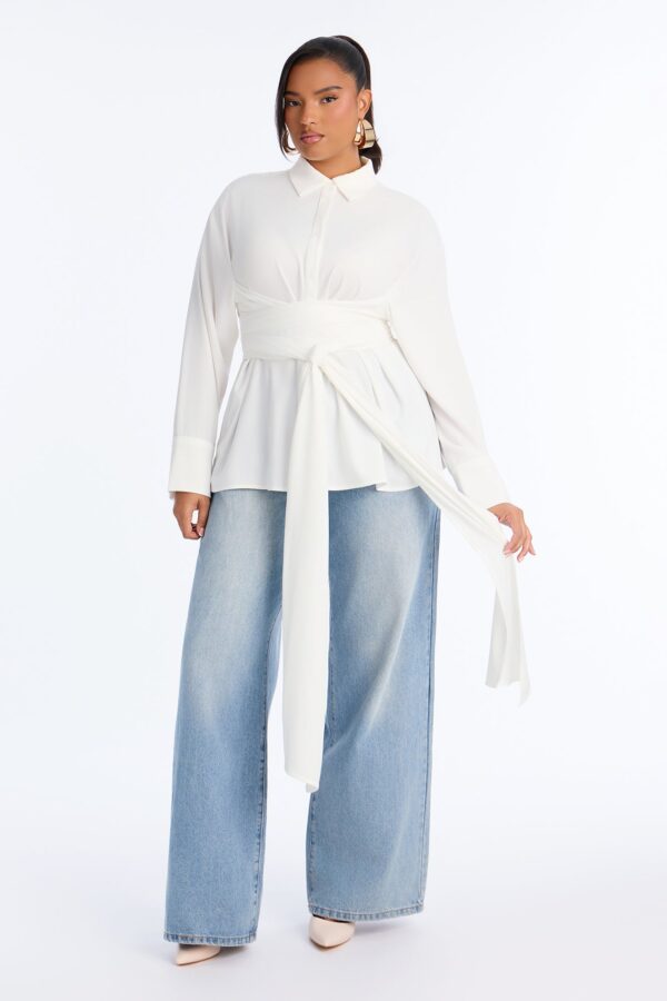 Shirt in White 100% polyester