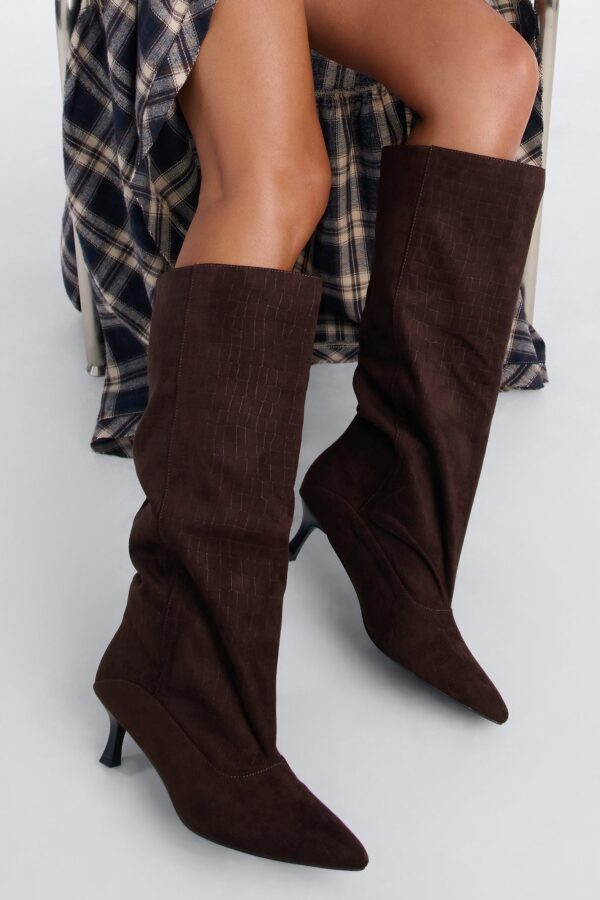 Suede Piece in Brown