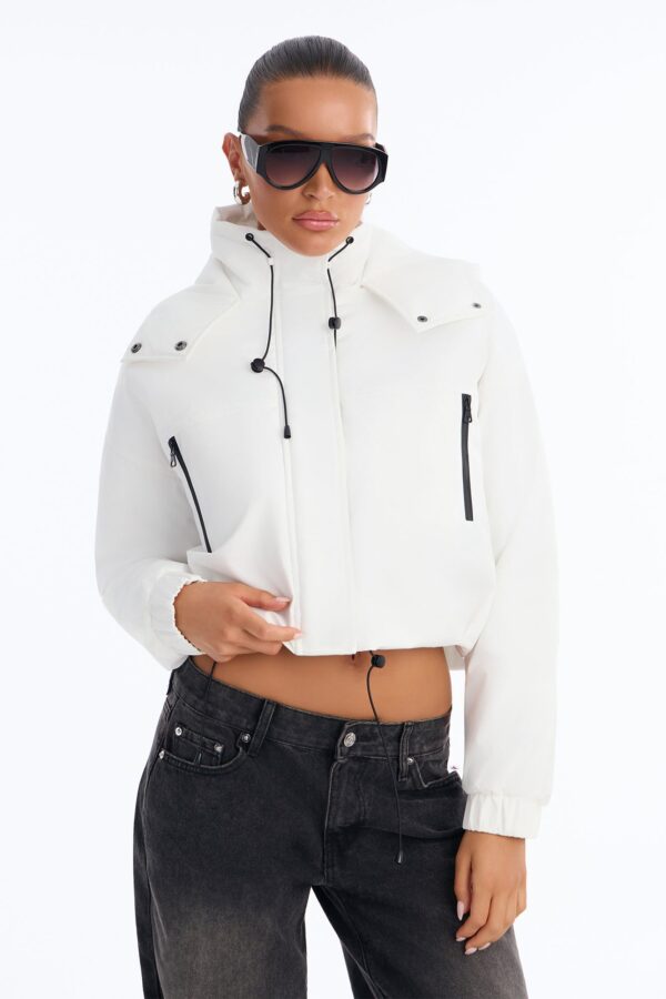Jacket in White 100% polyester