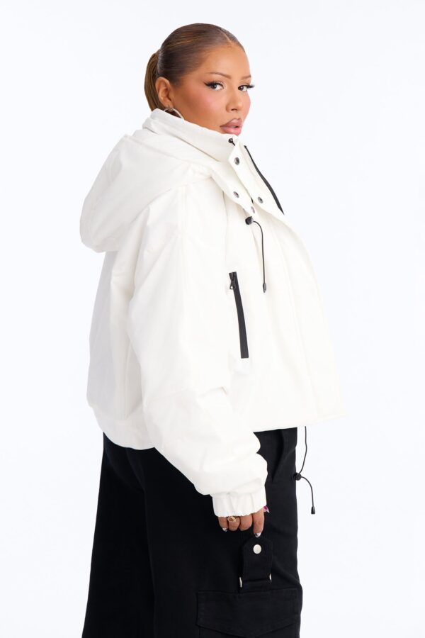 Jacket in White 100% polyester