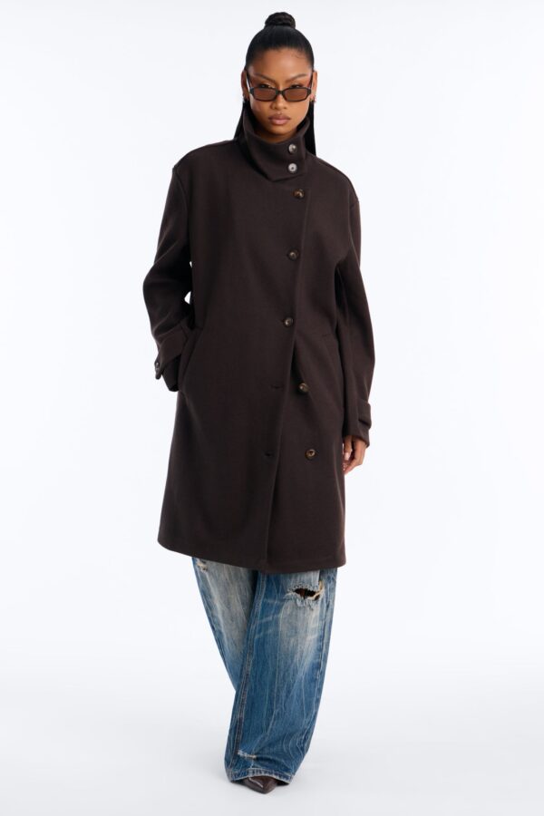 Coat in Brown 80% polyester