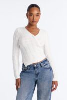 Ivory Pullover with v-neck