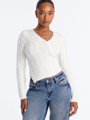 Ivory Pullover with v-neck